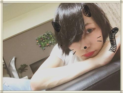 抖音上的娱乐圈吃瓜博主,吃瓜博主带你探秘明星幕后故事